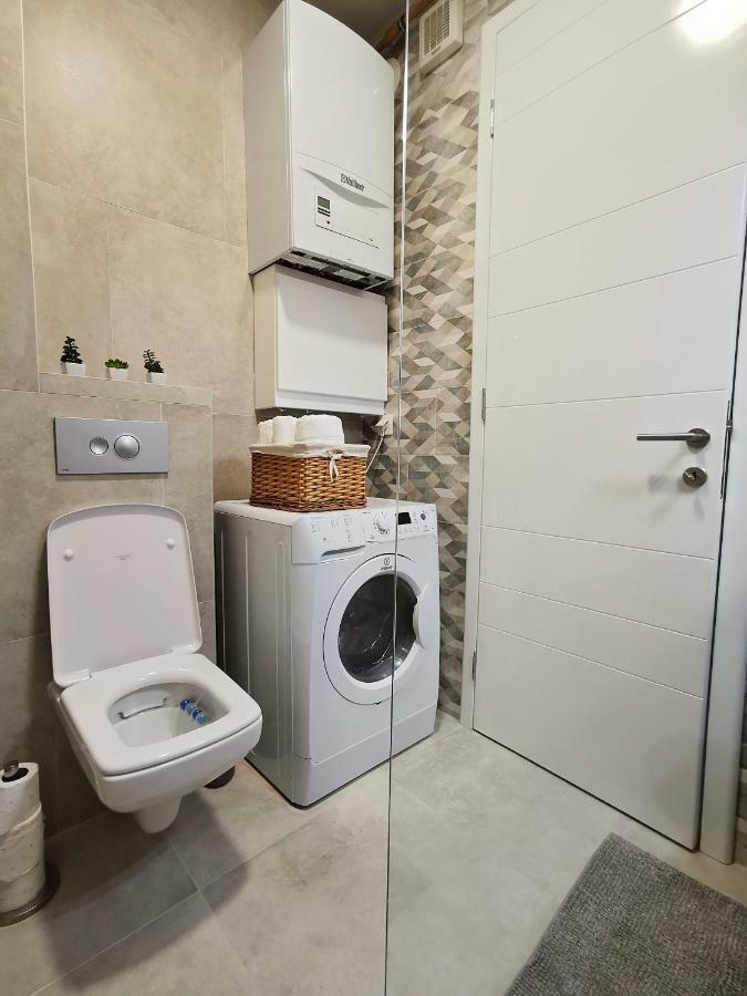 Luna Deluxe City Center & Free Parking Сараево Екстериор снимка
